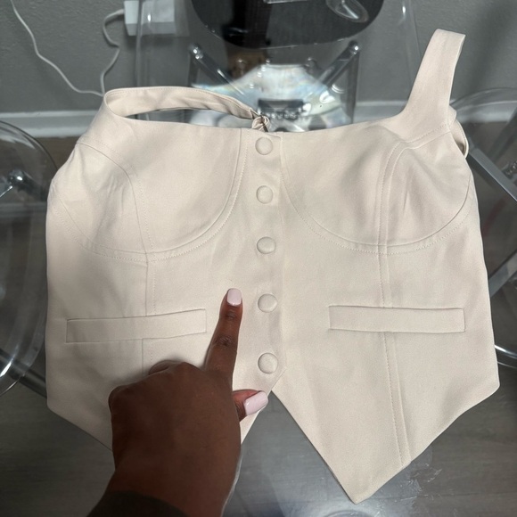 Fashion Nova Beige Button-Up Crop Top - Picture 5 of 6